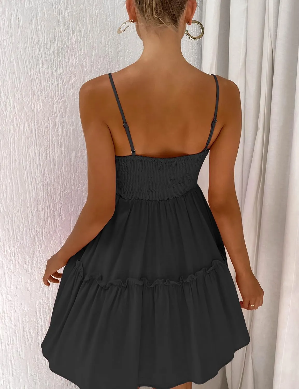 FANCYINN Women's Summer V Neck Casual Swing Short Dress Spaghetti Strap Tiered Backless Dresses with Pockets
