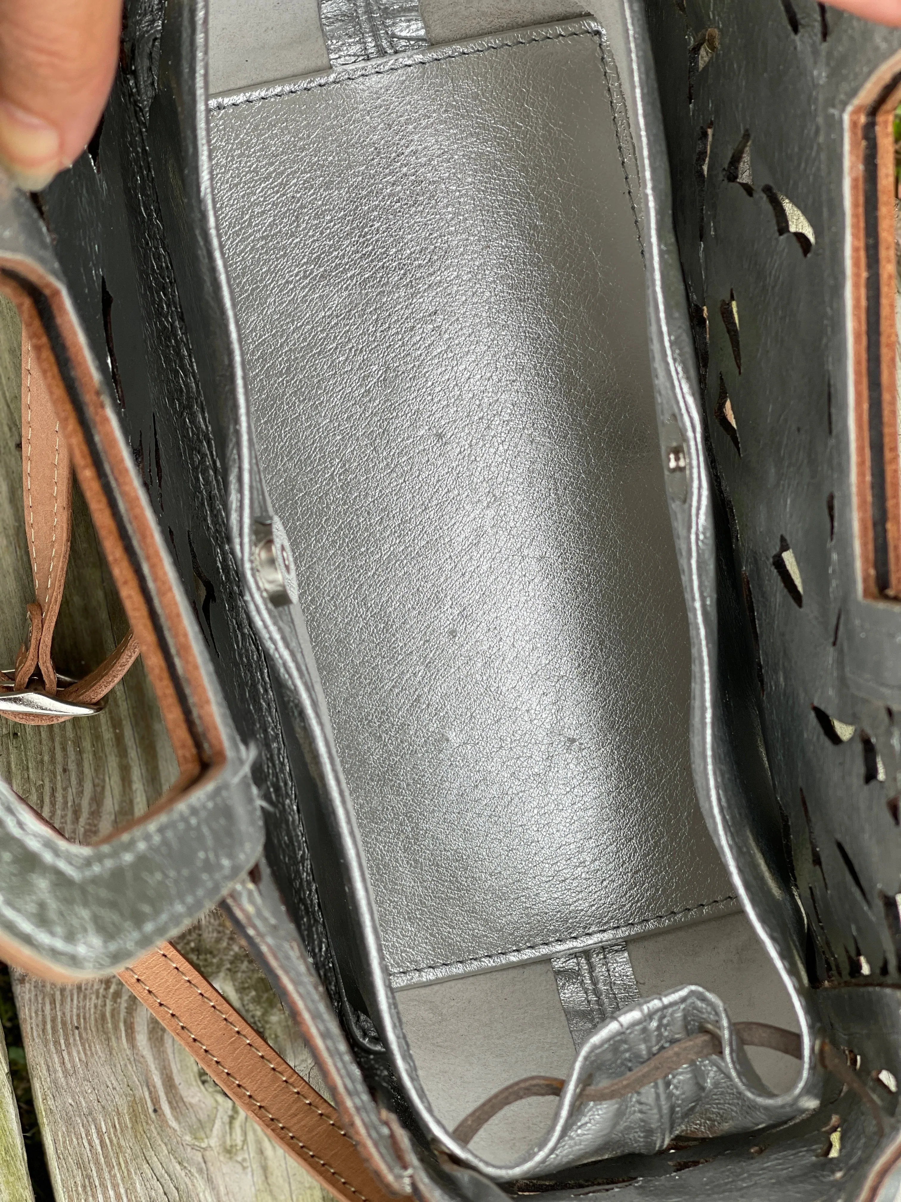 Hand tooled Cut-Out Tooling Leather Small Tote "NOTA FLORAL" by ALLE