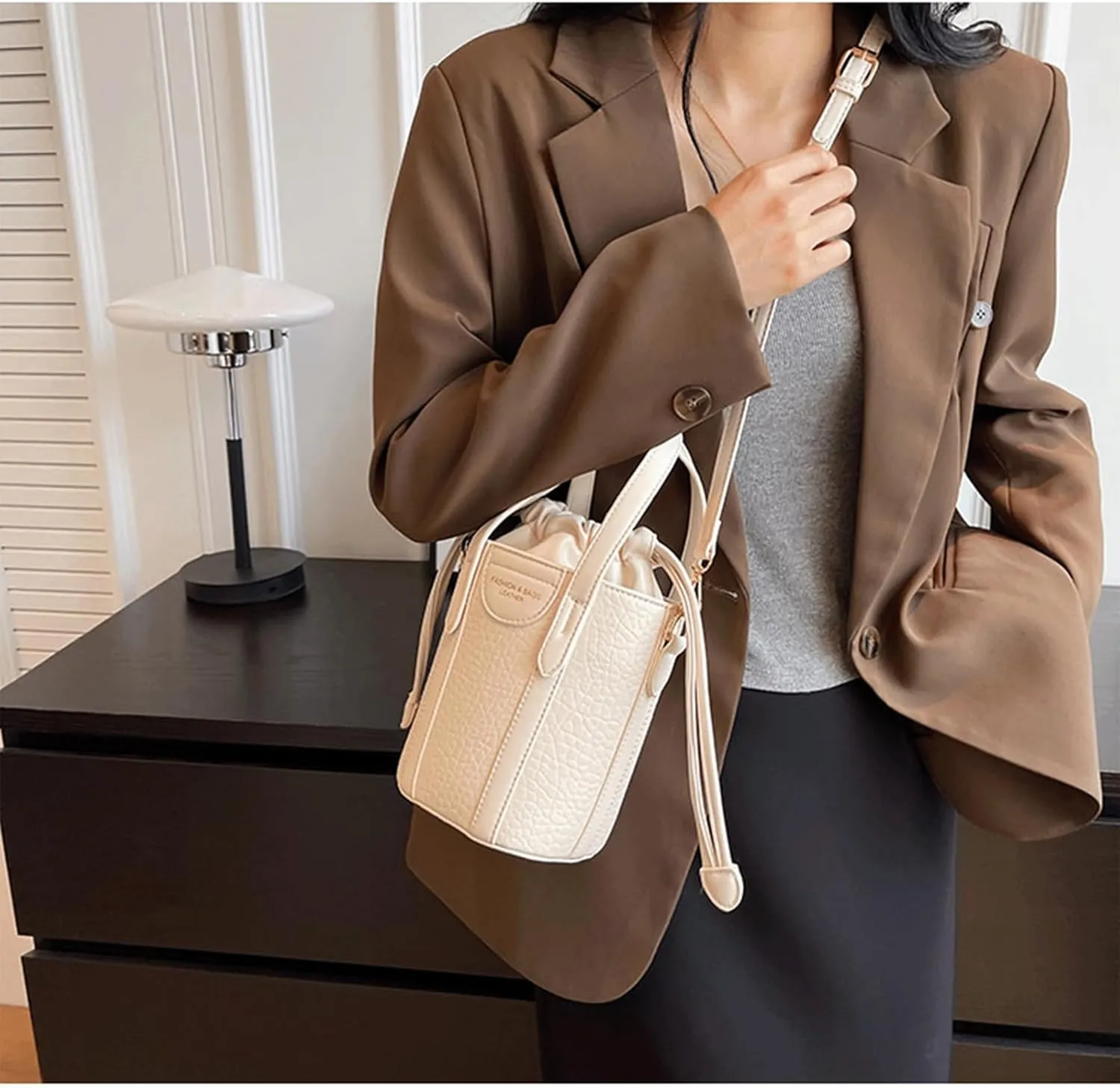 Mini Bucket Bag Leather Bucket Purse Vintage Purse Handbag with Drawstring Closure Small Handbag Shoulder Crossbody Bag
