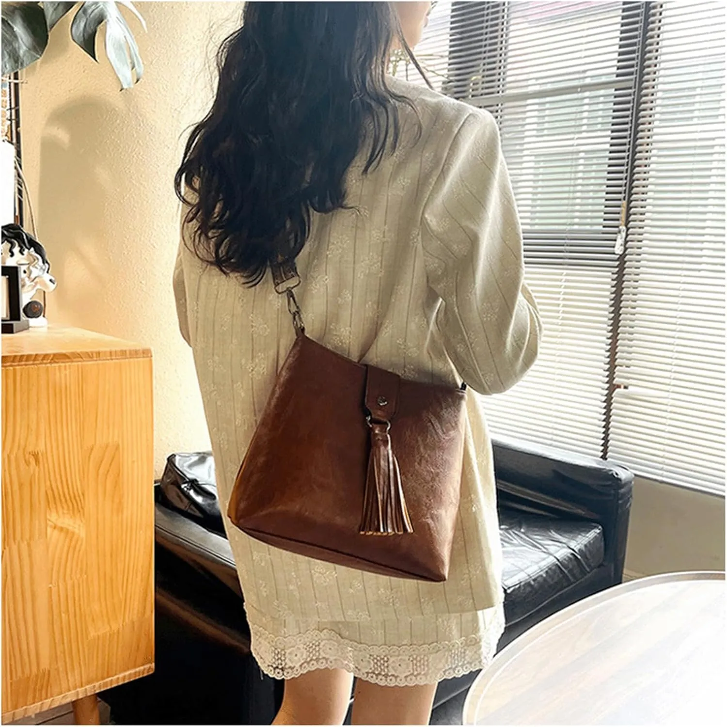 Mini Bucket Bag Vintage Bucket Purse Soft Leather Purse Bag for Women Crossbody Handbag with Wide Strap