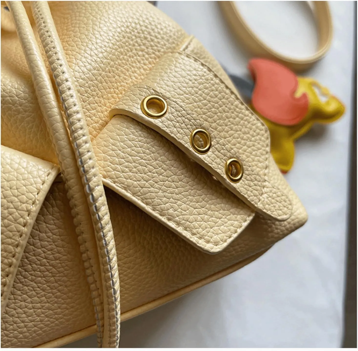 Mini Bucket Bag Vintage Leather Bucket Purse Drawstring Purse Bag with Leather Charm Small Shoulder Crossbody Handbag