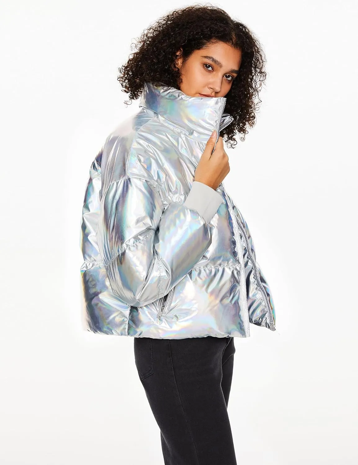 Orolay Shiny Cropped Winter Puffer Jacket for Women Metallic Quilted Down Coat Zip Up