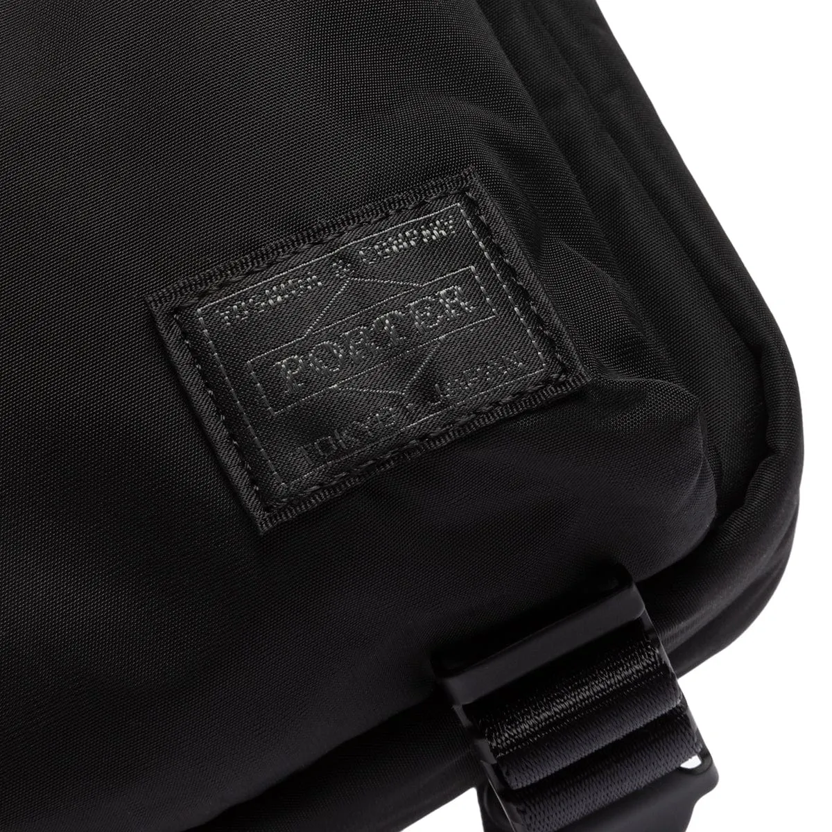 SENSES VERTICAL SHOULDER BAG
