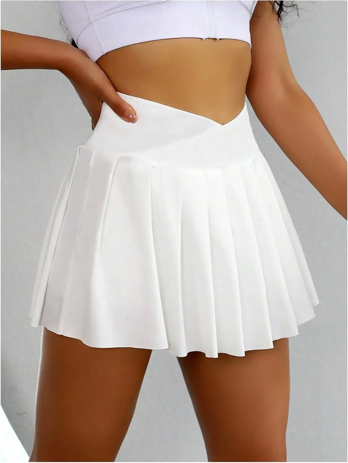 Verdusa Women's Pleated Tennis Skirt High Rise Mini Athletic Skort with Pockets
