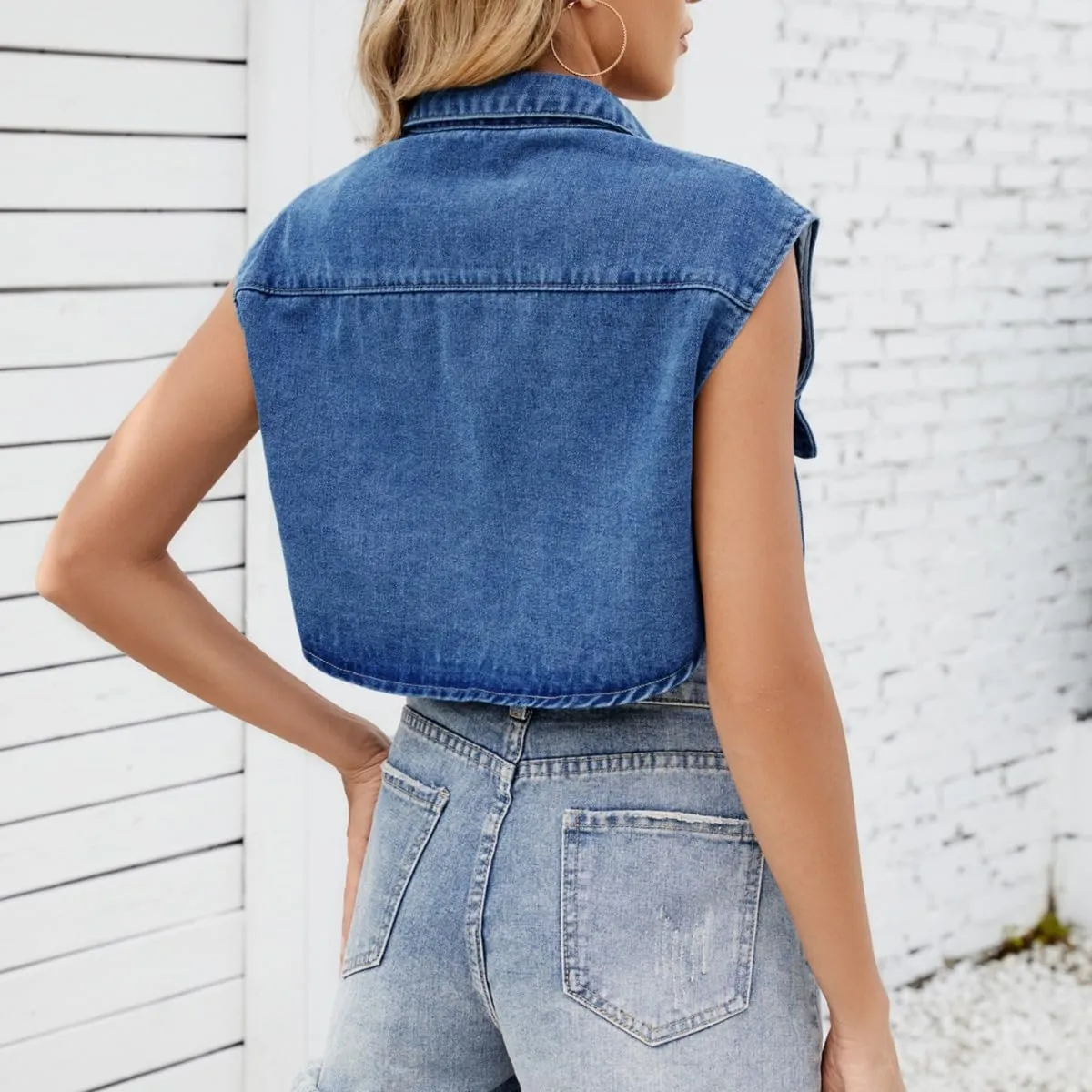 Women's Cropped Denim Top Button Down Shirt Vest with Pockets Summer Casual Trend Denim Sleeveless Jacket
